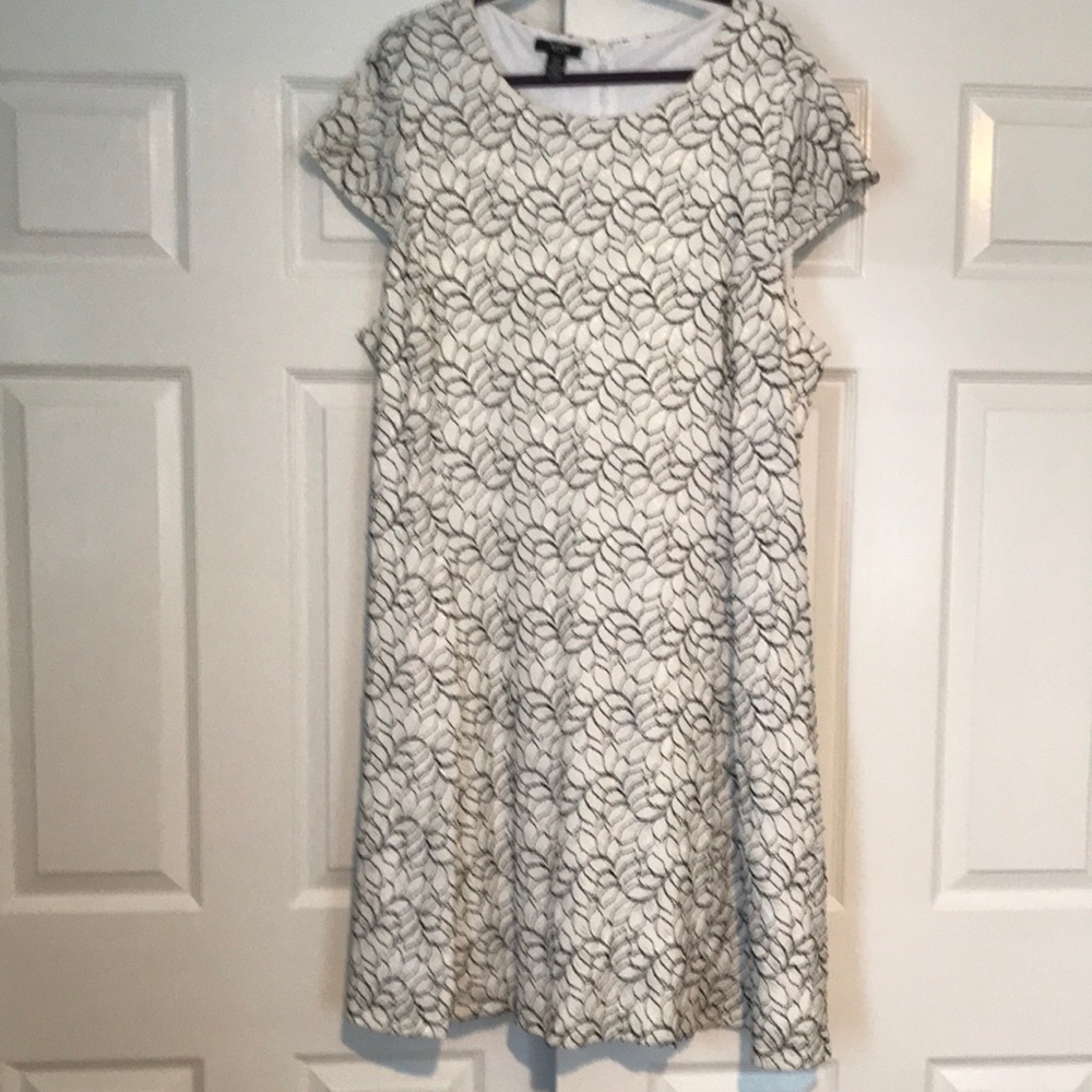 Alfani plus size dress.  22w. Excellent condition.
Worn once.